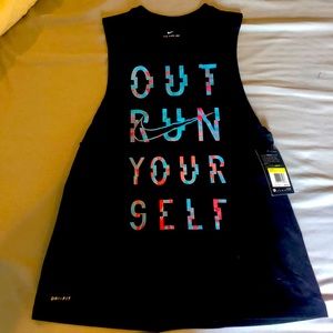 Nike tank dri fit NWT